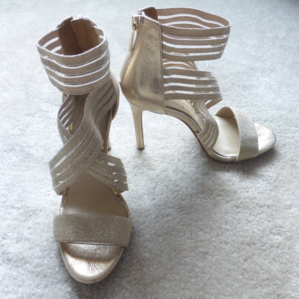 JESSICA SIMPSON shimmery gold party heels